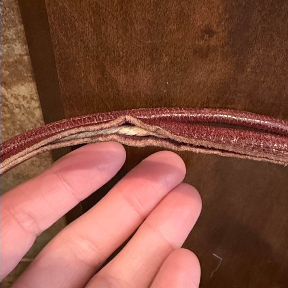 Vintage Burgundy Tooled Leather Shoulder Bag with Brass Clasp - Picture 4 of 13